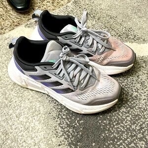 Adidas gray sneakers